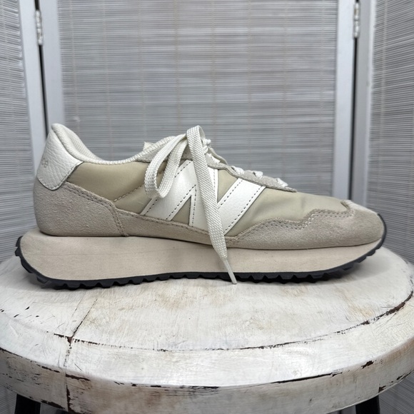 New Balance Off White Beige Sneakers Size 7 - Picture 6 of 11